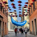 Torna l’arte a Pietrasanta: The Banana Blu e Italian Newbrow.